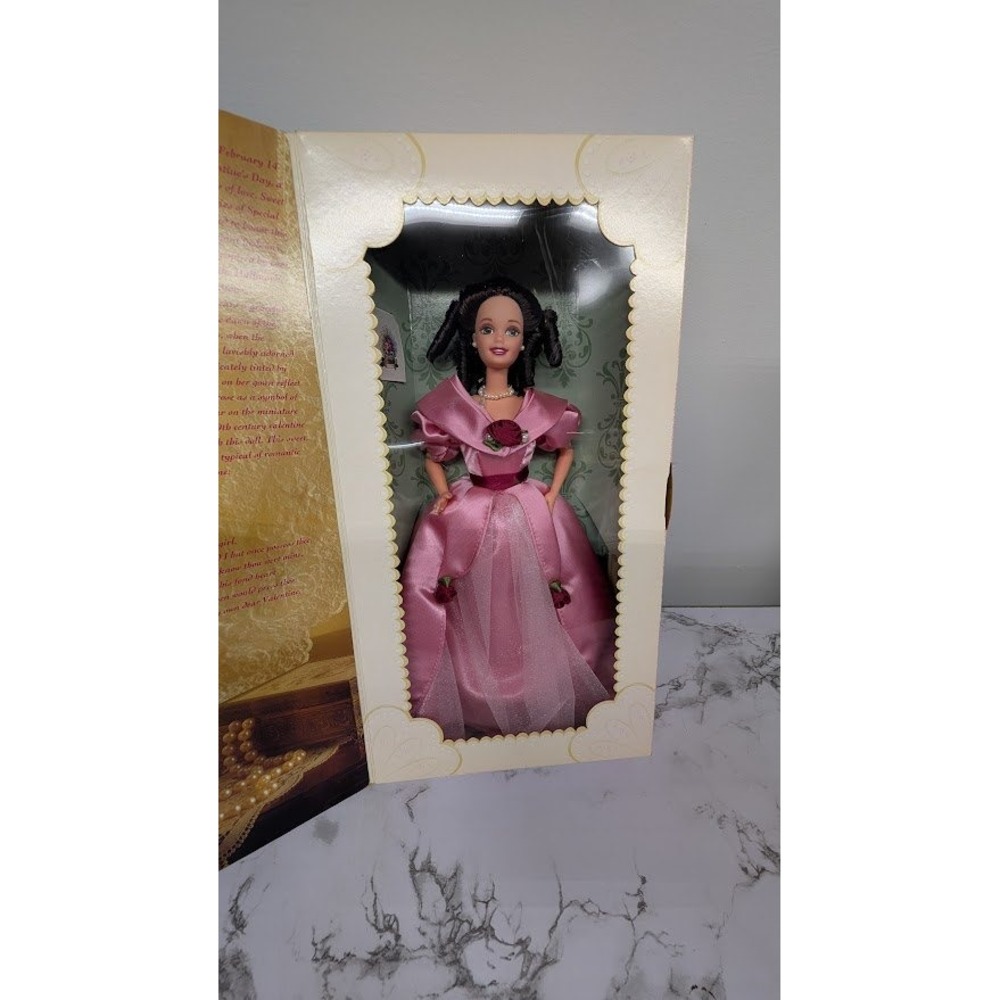 Sweet Valentine Barbie Special Edition Hallmark Doll 1996 NRFB - Picture 2 of 2